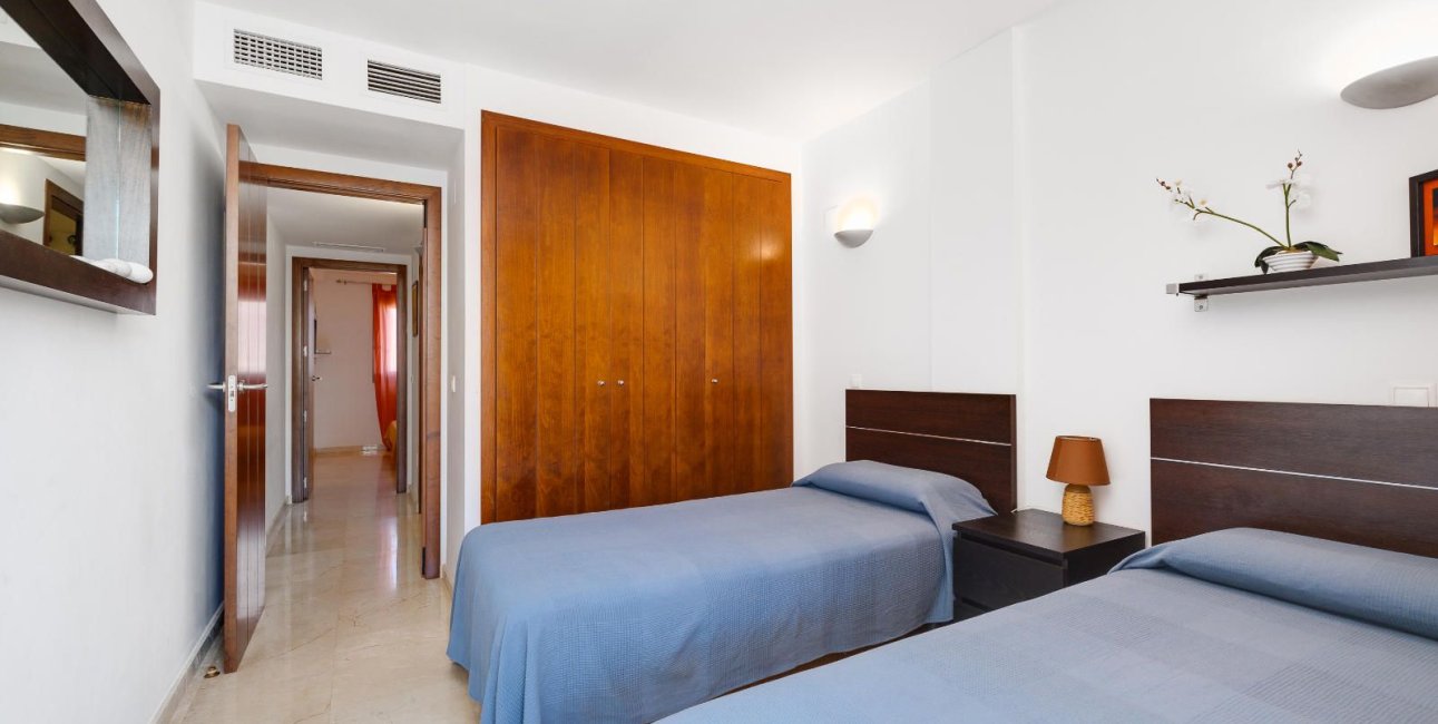 Resale - Apartment / flat -
Torrevieja - Punta prima