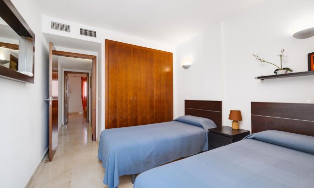 Resale - Apartment / flat -
Torrevieja - Punta prima