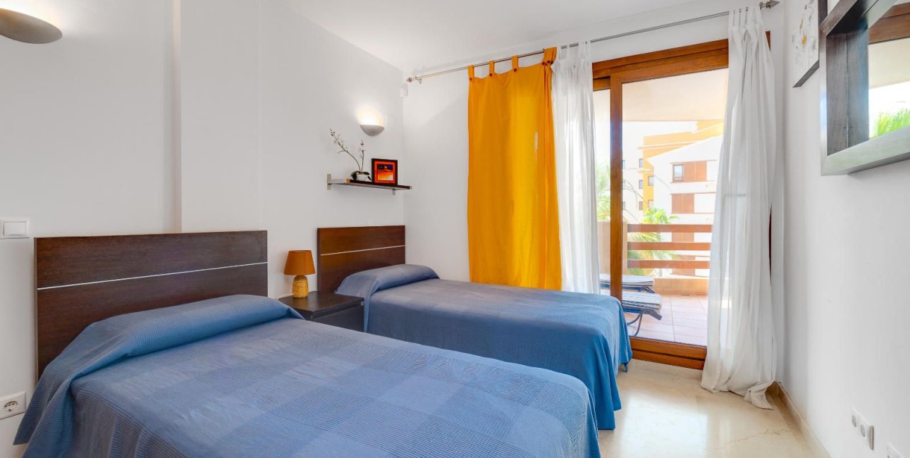 Resale - Apartment / flat -
Torrevieja - Punta prima