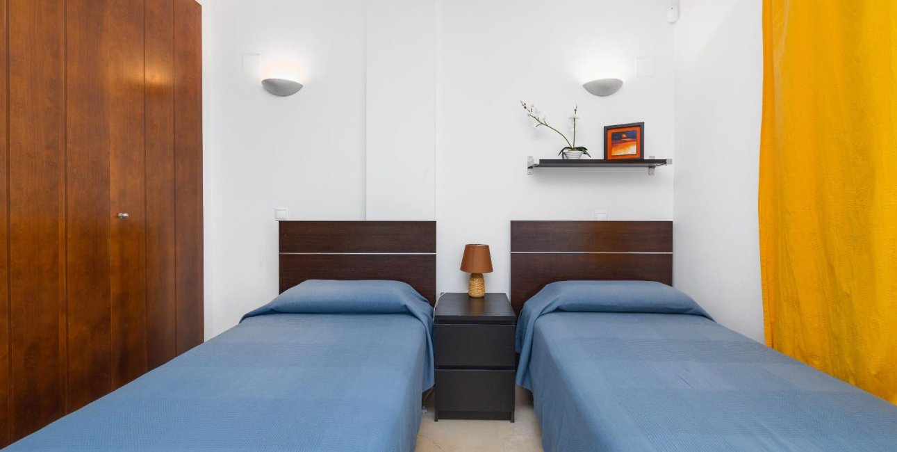 Resale - Apartment / flat -
Torrevieja - Punta prima
