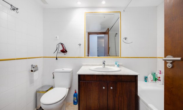 Resale - Apartment / flat -
Torrevieja - Punta prima