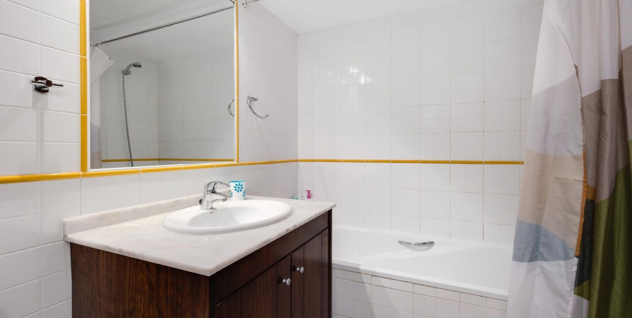 Resale - Apartment / flat -
Torrevieja - Punta prima