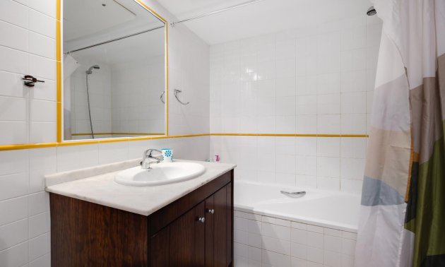 Resale - Apartment / flat -
Torrevieja - Punta prima