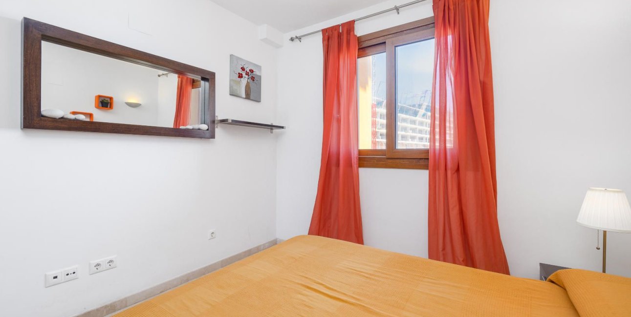 Resale - Apartment / flat -
Torrevieja - Punta prima