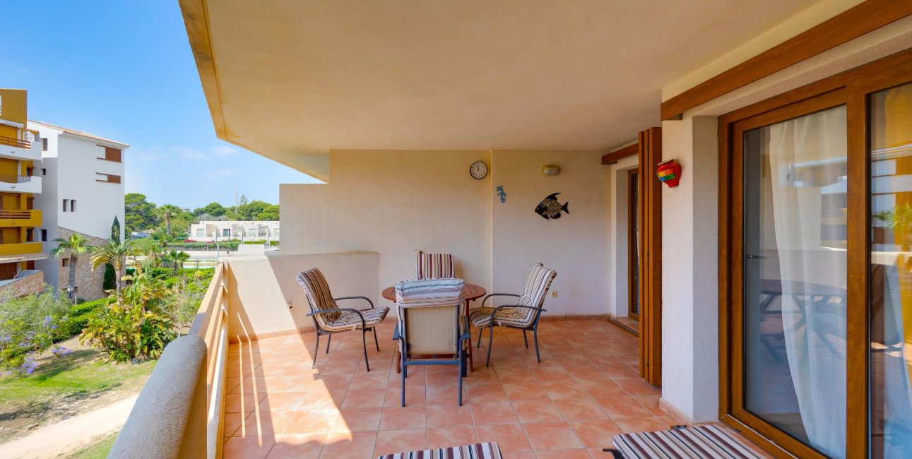 Resale - Apartment / flat -
Torrevieja - Punta prima