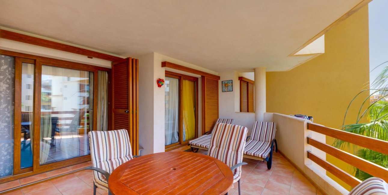 Resale - Apartment / flat -
Torrevieja - Punta prima