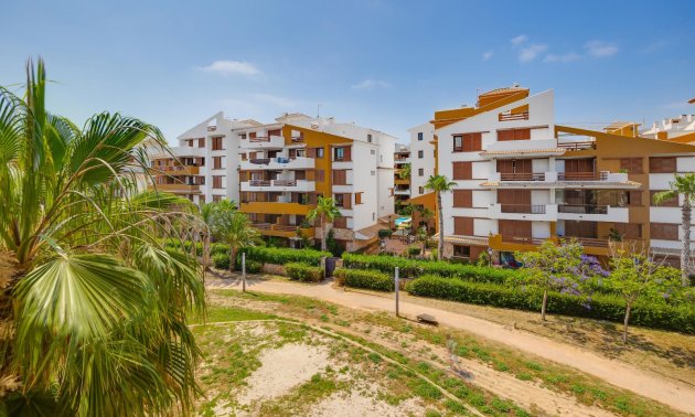 Resale - Apartment / flat -
Torrevieja - Punta prima