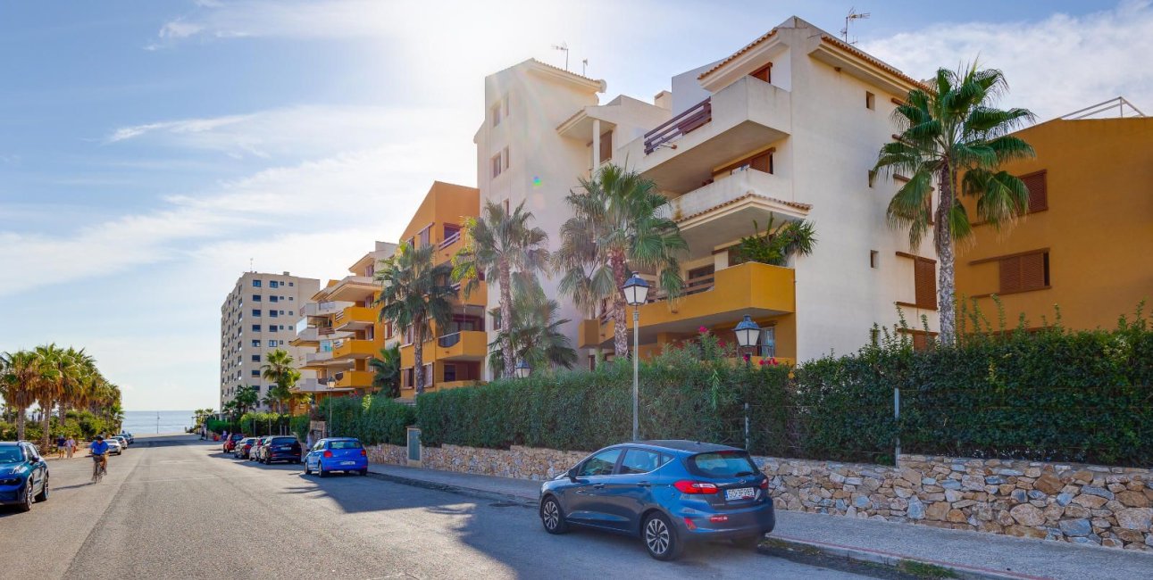 Resale - Apartment / flat -
Torrevieja - Punta prima