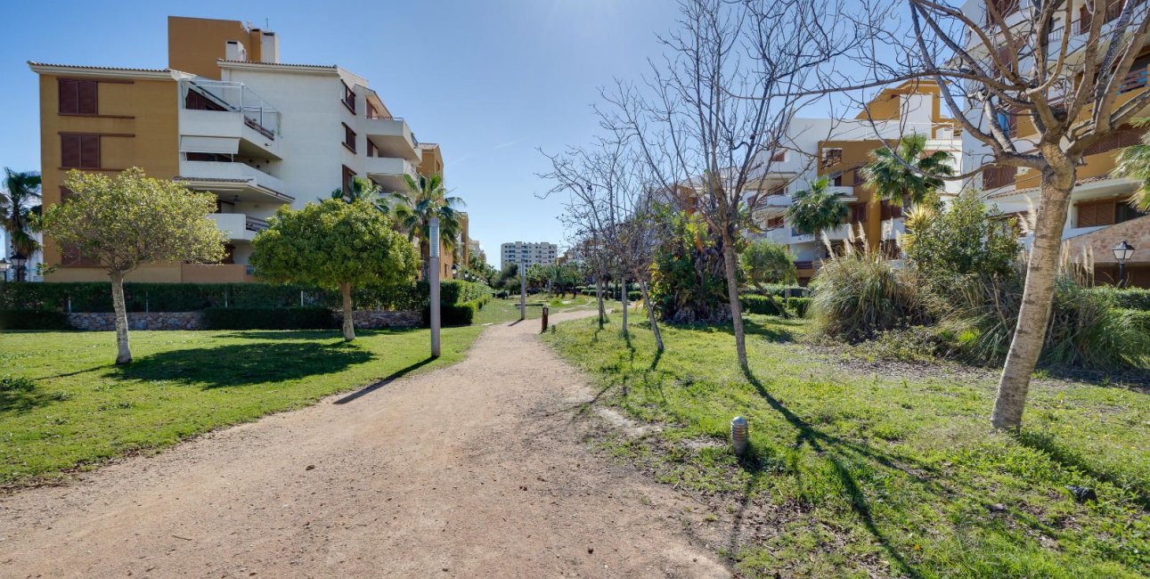Resale - Apartment / flat -
Torrevieja - Punta prima