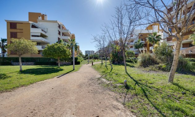 Resale - Apartment / flat -
Torrevieja - Punta prima