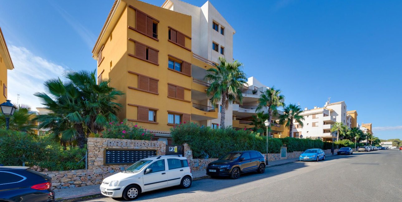 Resale - Apartment / flat -
Torrevieja - Punta prima