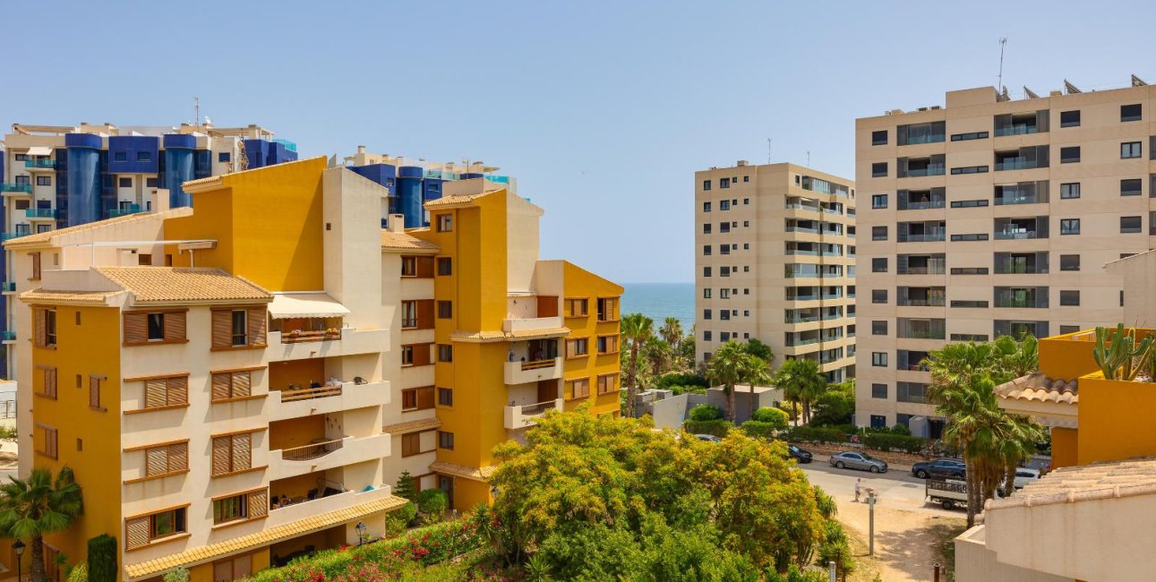 Resale - Apartment / flat -
Torrevieja - Punta prima