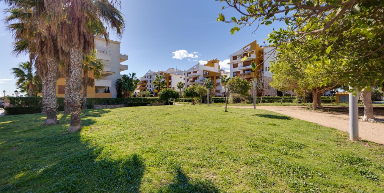 Resale - Apartment / flat -
Torrevieja - Punta prima