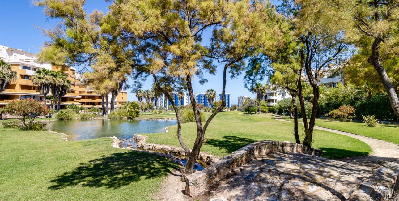 Resale - Apartment / flat -
Torrevieja - Punta prima