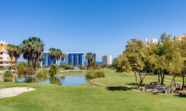 Resale - Apartment / flat -
Torrevieja - Punta prima