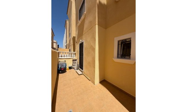 Rynek wtórny - Dom Szeregowy -
Orihuela Costa - Campoamor