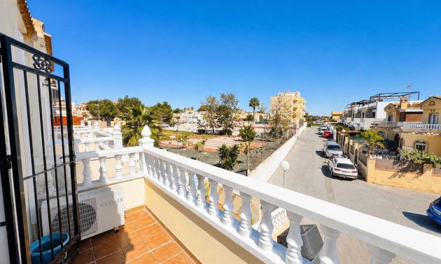 Rynek wtórny - Dom Szeregowy -
Orihuela Costa - Campoamor