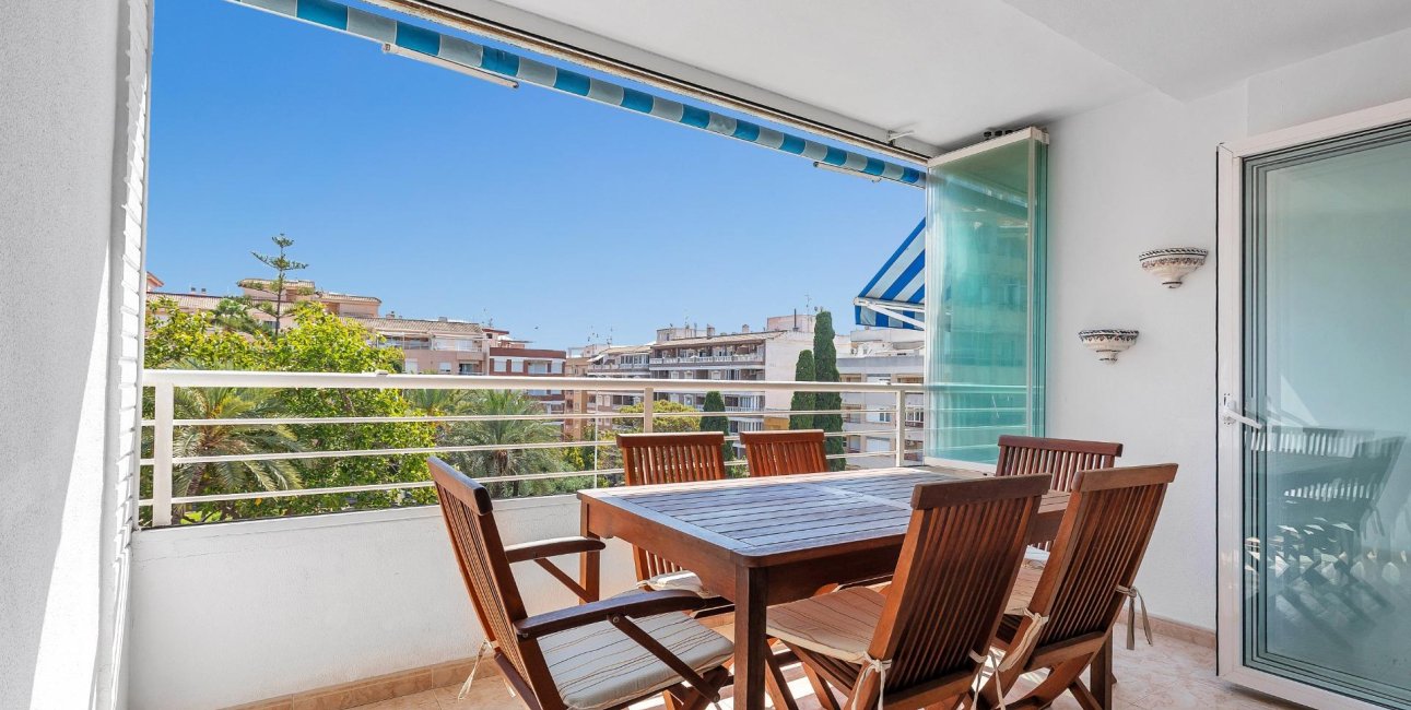 Resale - Apartment / flat -
Torrevieja - Playa del Cura