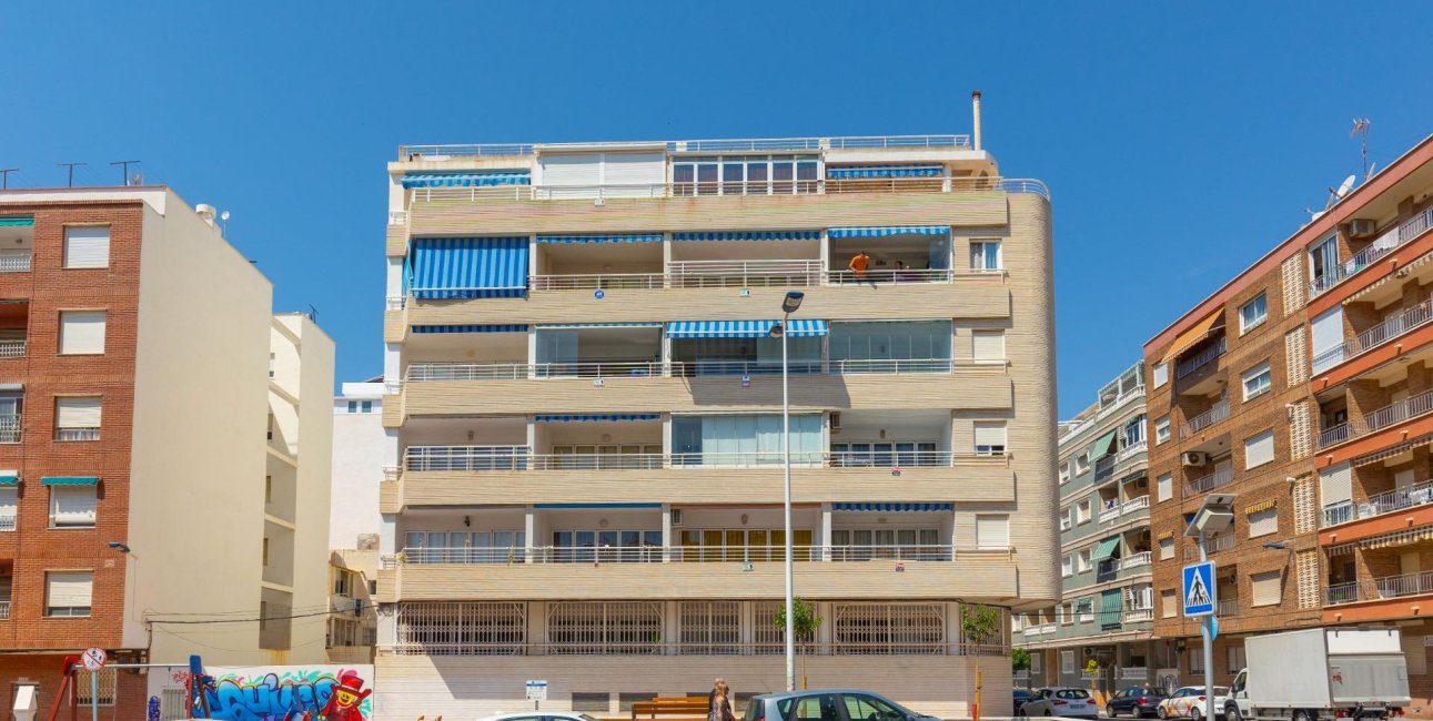 Resale - Apartment / flat -
Torrevieja - Playa del Cura