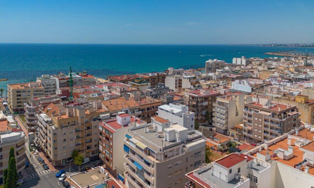 Resale - Apartment / flat -
Torrevieja - Playa del Cura