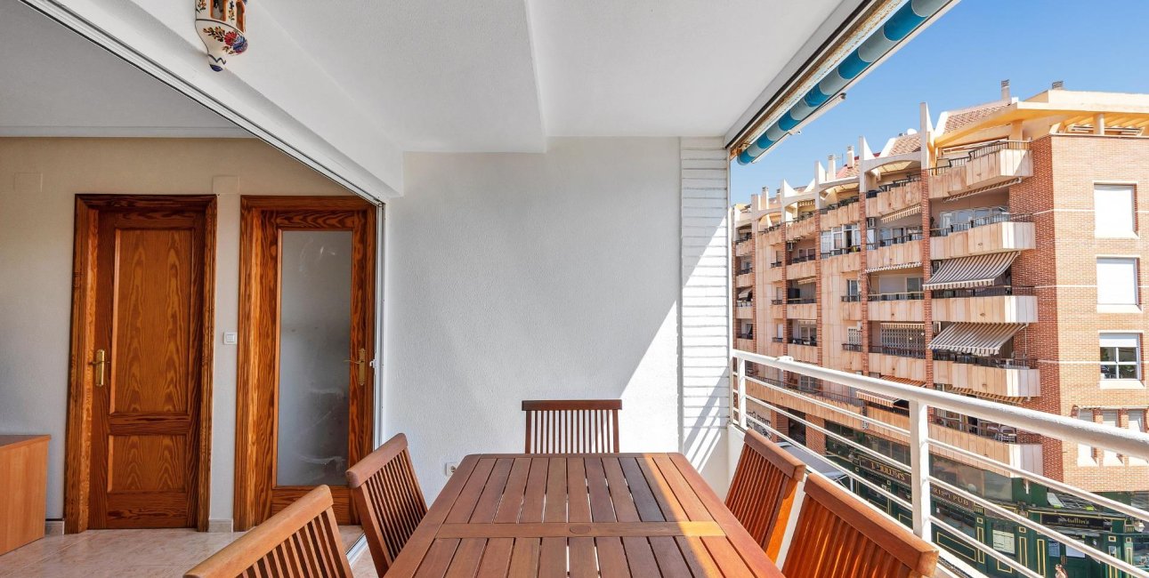 Resale - Apartment / flat -
Torrevieja - Playa del Cura