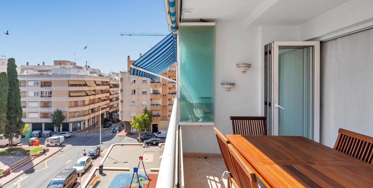 Resale - Apartment / flat -
Torrevieja - Playa del Cura