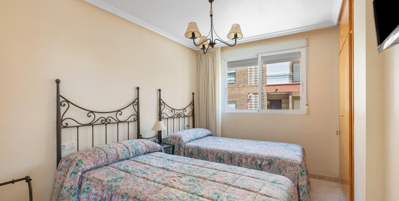 Resale - Apartment / flat -
Torrevieja - Playa del Cura