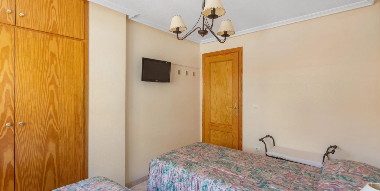 Resale - Apartment / flat -
Torrevieja - Playa del Cura