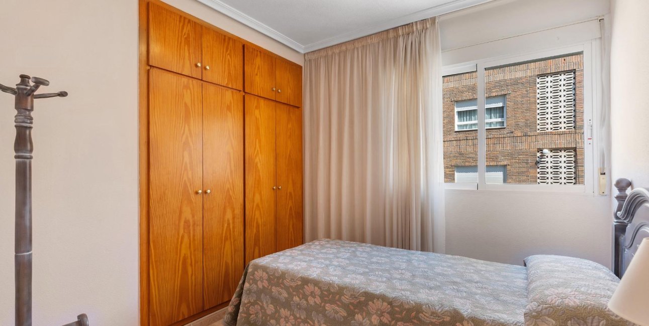 Resale - Apartment / flat -
Torrevieja - Playa del Cura