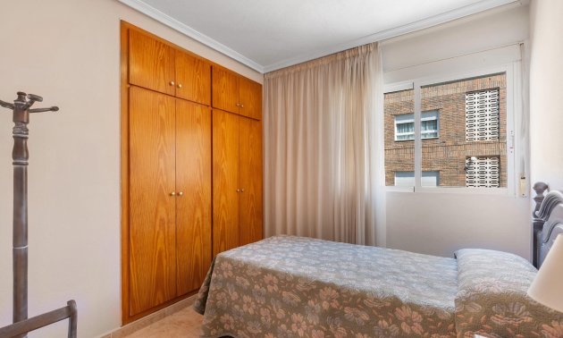 Resale - Apartment / flat -
Torrevieja - Playa del Cura