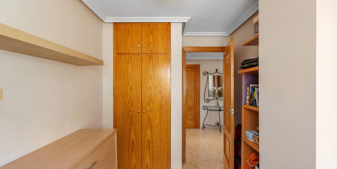Resale - Apartment / flat -
Torrevieja - Playa del Cura