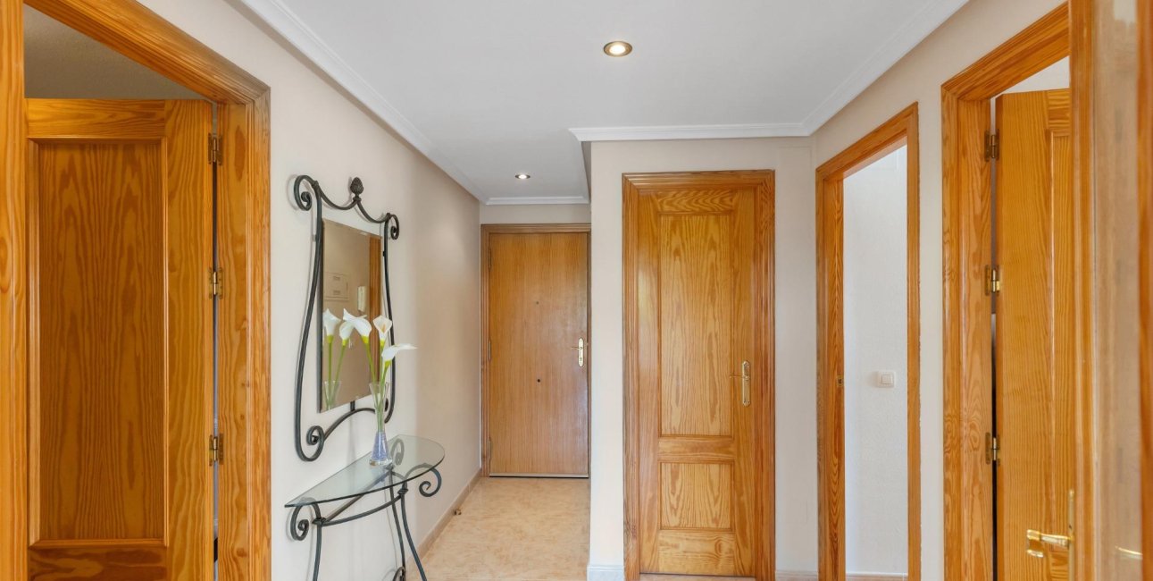 Resale - Apartment / flat -
Torrevieja - Playa del Cura