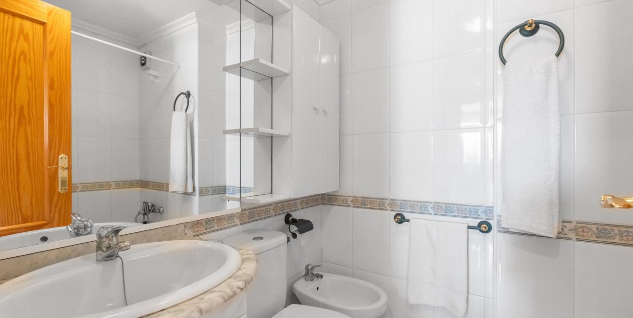 Resale - Apartment / flat -
Torrevieja - Playa del Cura