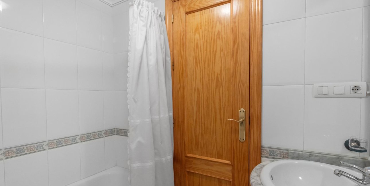 Resale - Apartment / flat -
Torrevieja - Playa del Cura