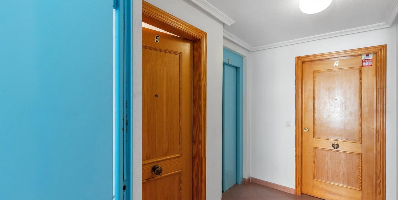 Resale - Apartment / flat -
Torrevieja - Playa del Cura