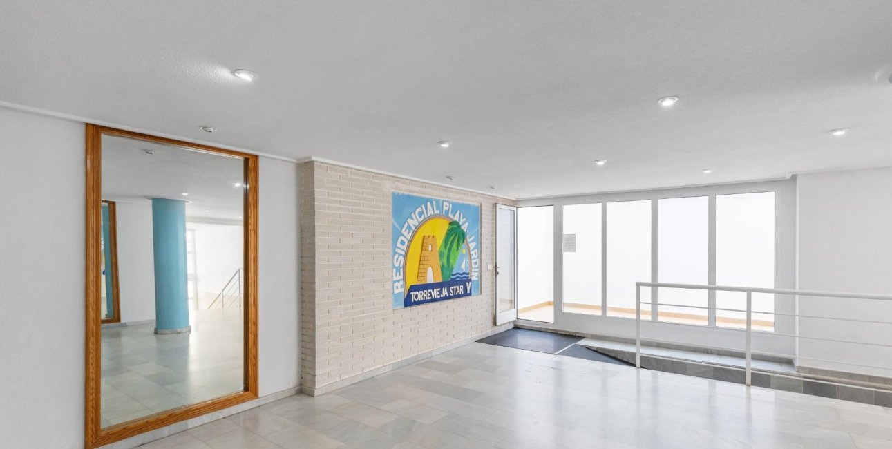 Resale - Apartment / flat -
Torrevieja - Playa del Cura
