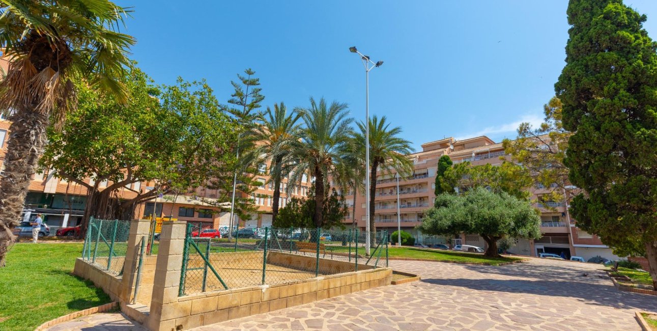Resale - Apartment / flat -
Torrevieja - Playa del Cura
