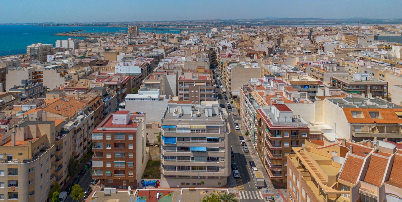 Resale - Apartment / flat -
Torrevieja - Playa del Cura