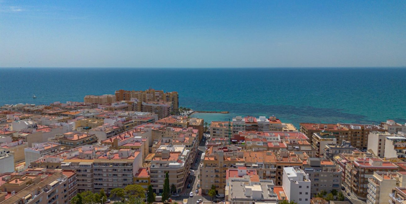 Resale - Apartment / flat -
Torrevieja - Playa del Cura