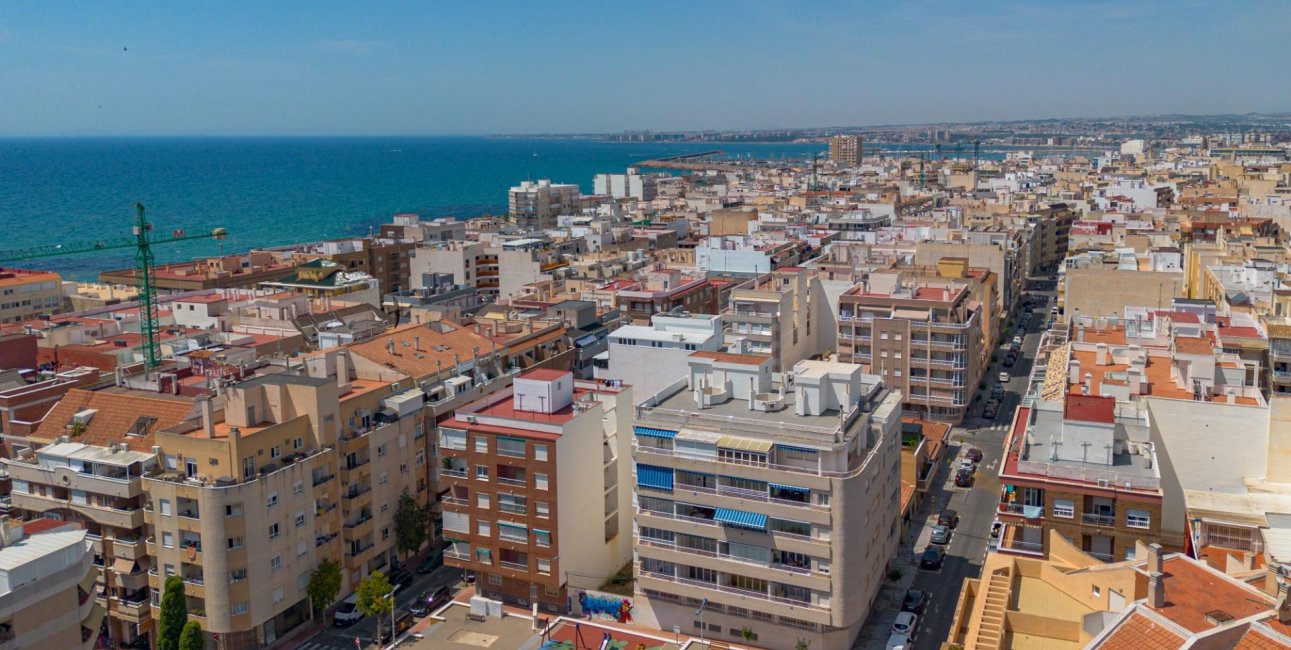 Resale - Apartment / flat -
Torrevieja - Playa del Cura