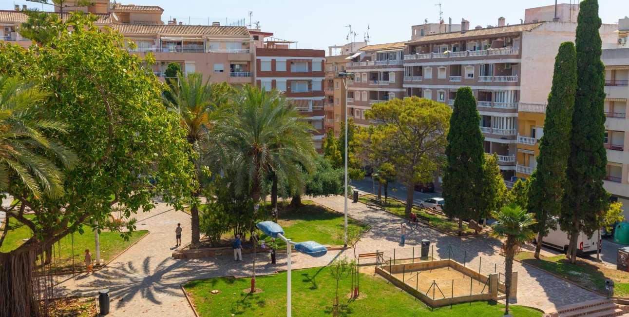 Resale - Apartment / flat -
Torrevieja - Playa del Cura