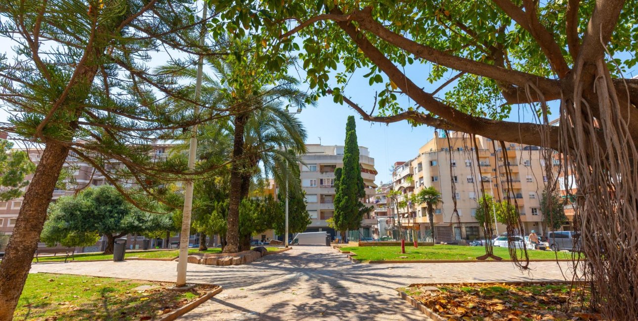 Resale - Apartment / flat -
Torrevieja - Playa del Cura