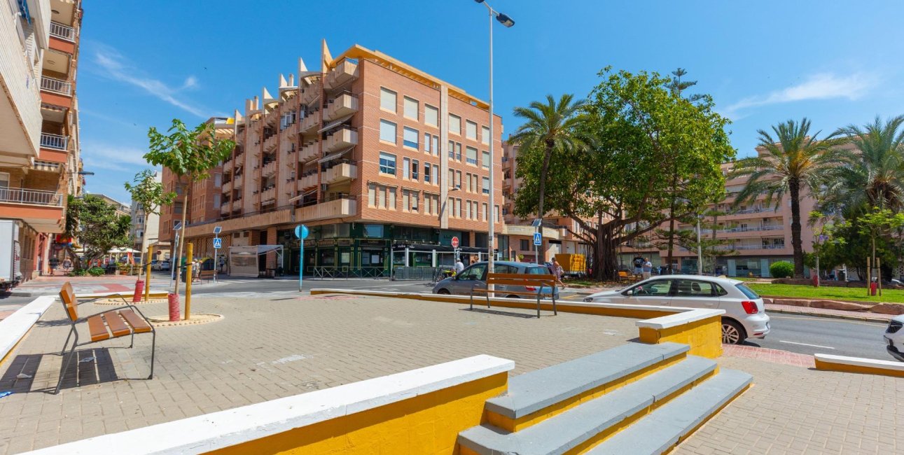 Resale - Apartment / flat -
Torrevieja - Playa del Cura