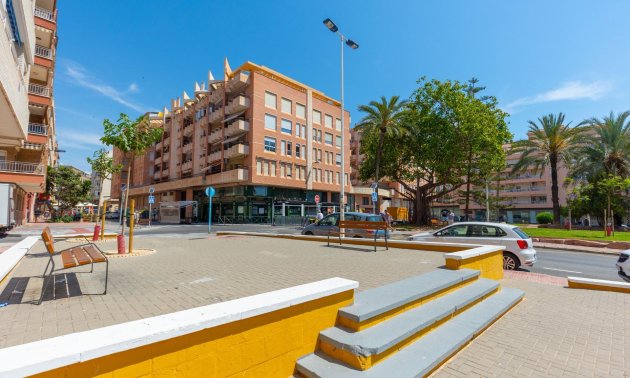 Resale - Apartment / flat -
Torrevieja - Playa del Cura