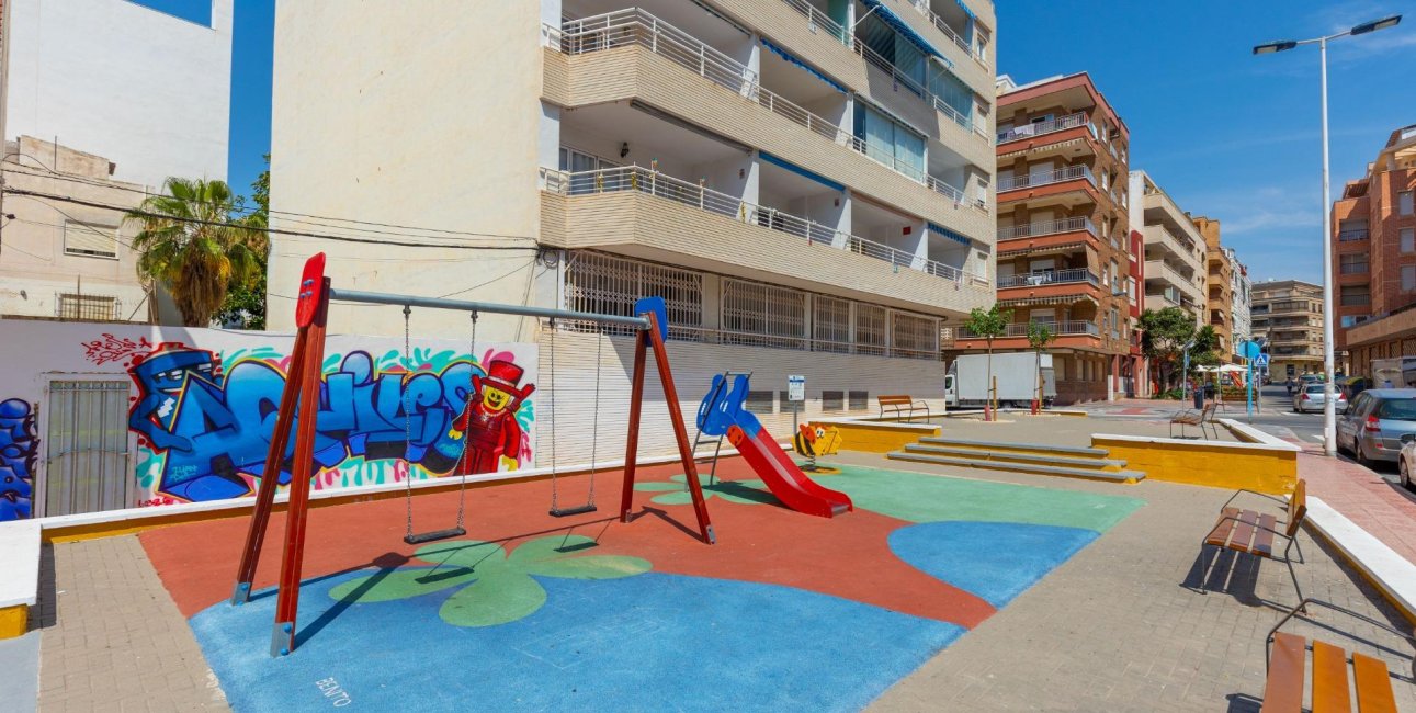 Resale - Apartment / flat -
Torrevieja - Playa del Cura