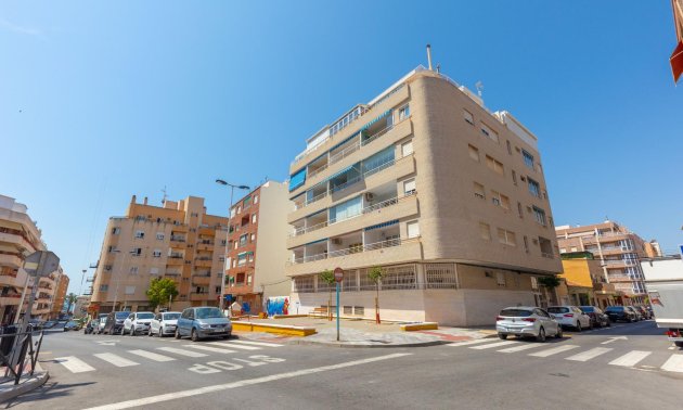 Resale - Apartment / flat -
Torrevieja - Playa del Cura