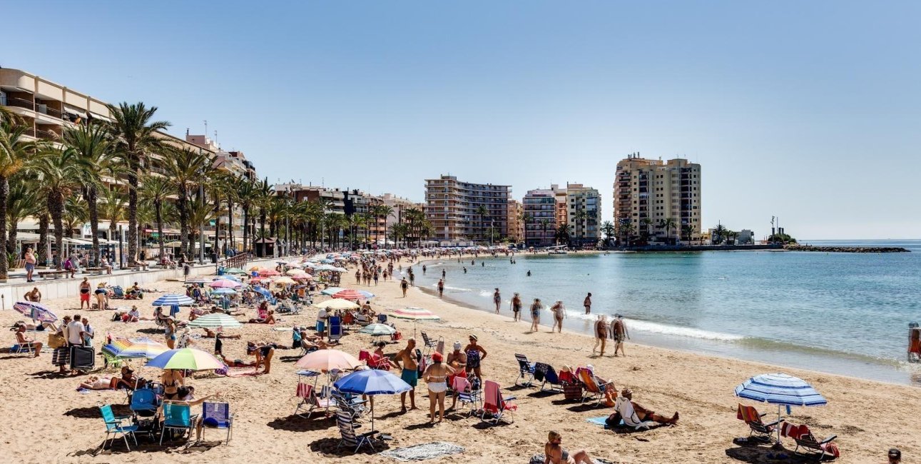 Rynek wtórny - Mieszkanie w bloku -
Torrevieja - Playa del Cura