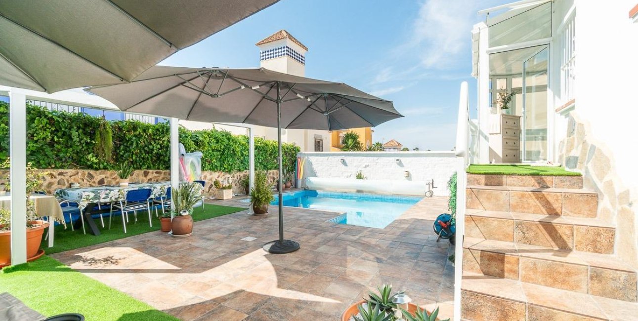 Resale - Villa -
San Miguel de Salinas - Las filipinas