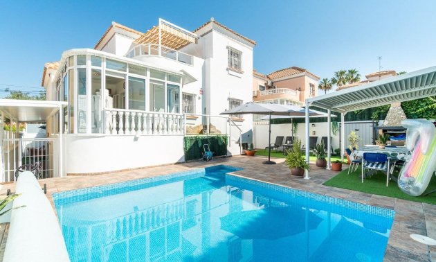 Resale - Villa -
San Miguel de Salinas - Las filipinas