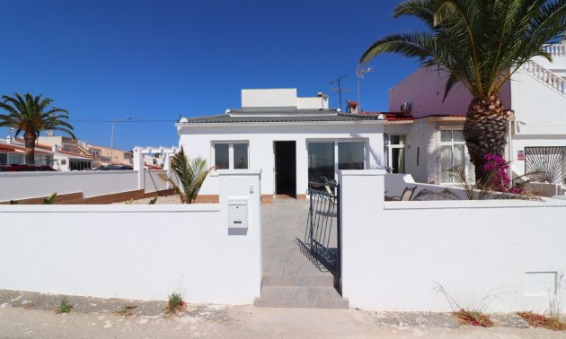 Reventa - Bungalow -
Ciudad Quesada - Altos de Quesada